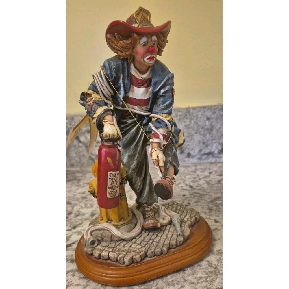 VTG Chuck Oberstein "Clowning In America" Firefighter Clown Figurine  '97 1/1565
